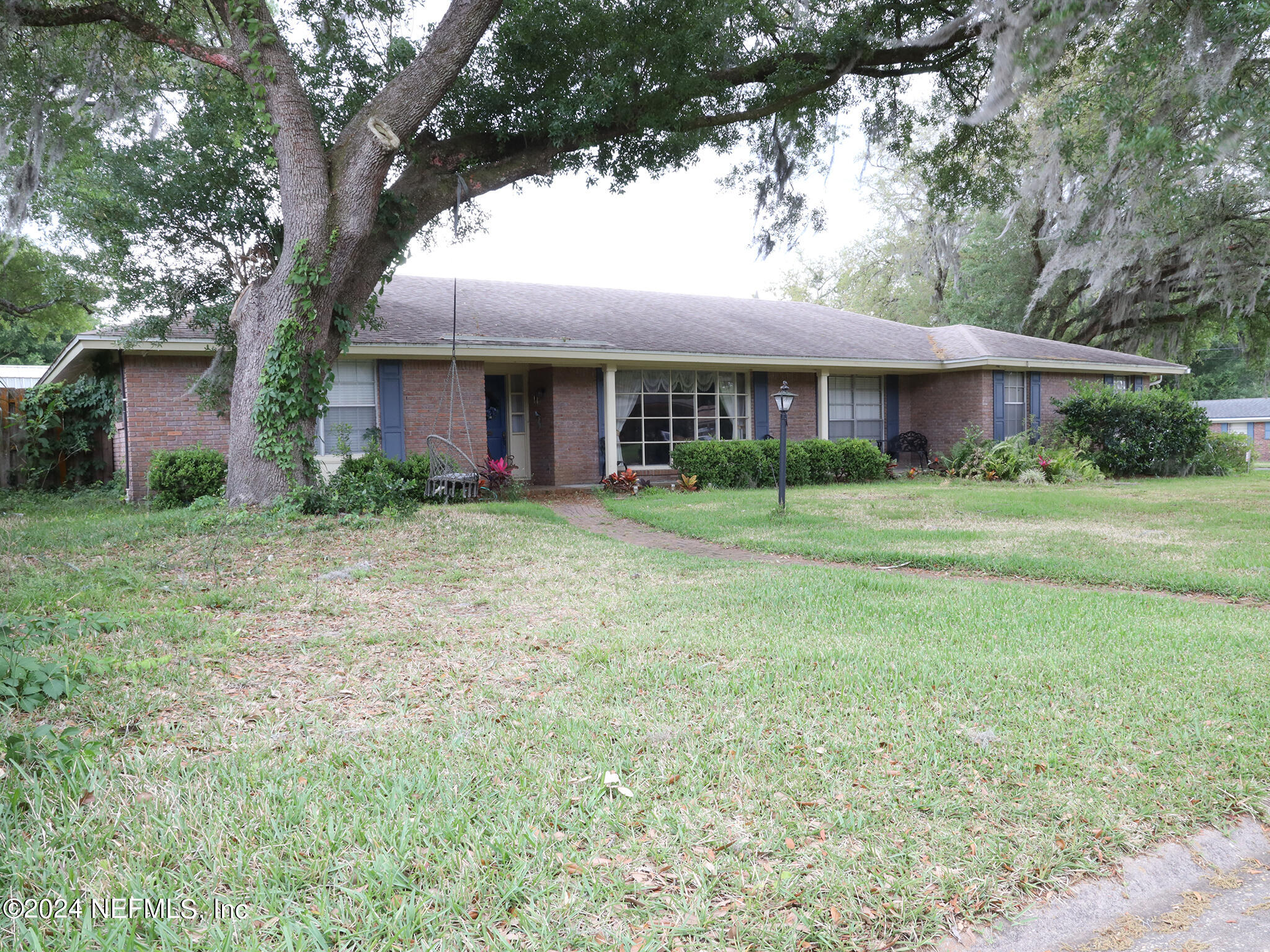 Jacksonville, FL home for sale located at 8216 Parkridge Circle N, Jacksonville, FL 32211