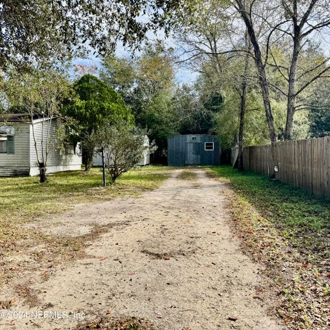 A home in Interlachen