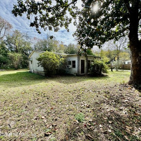 A home in Interlachen