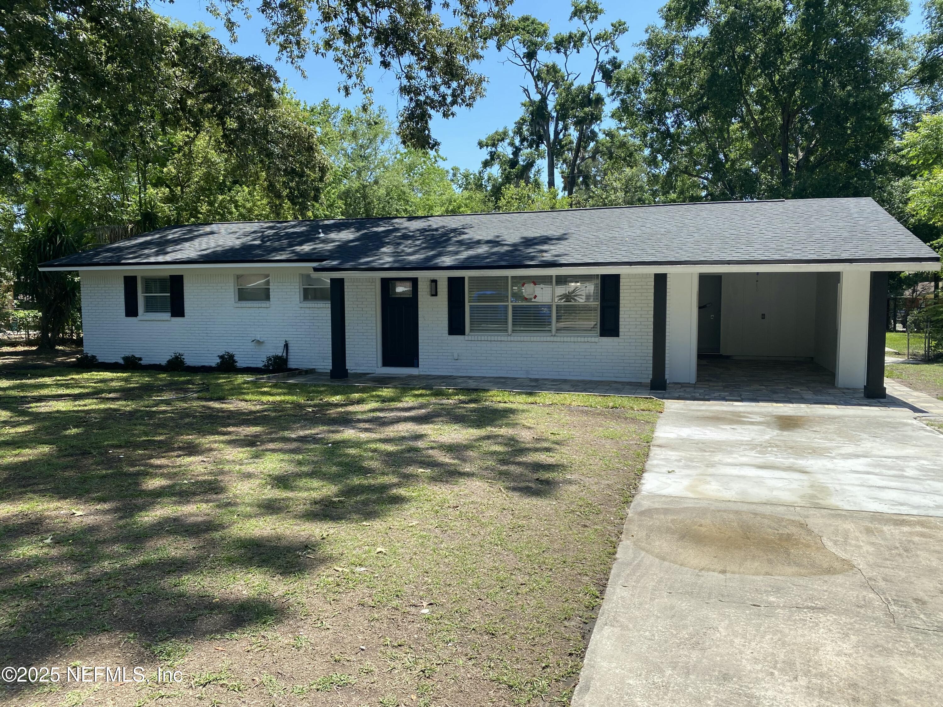 132 SE TRIBBLE Street