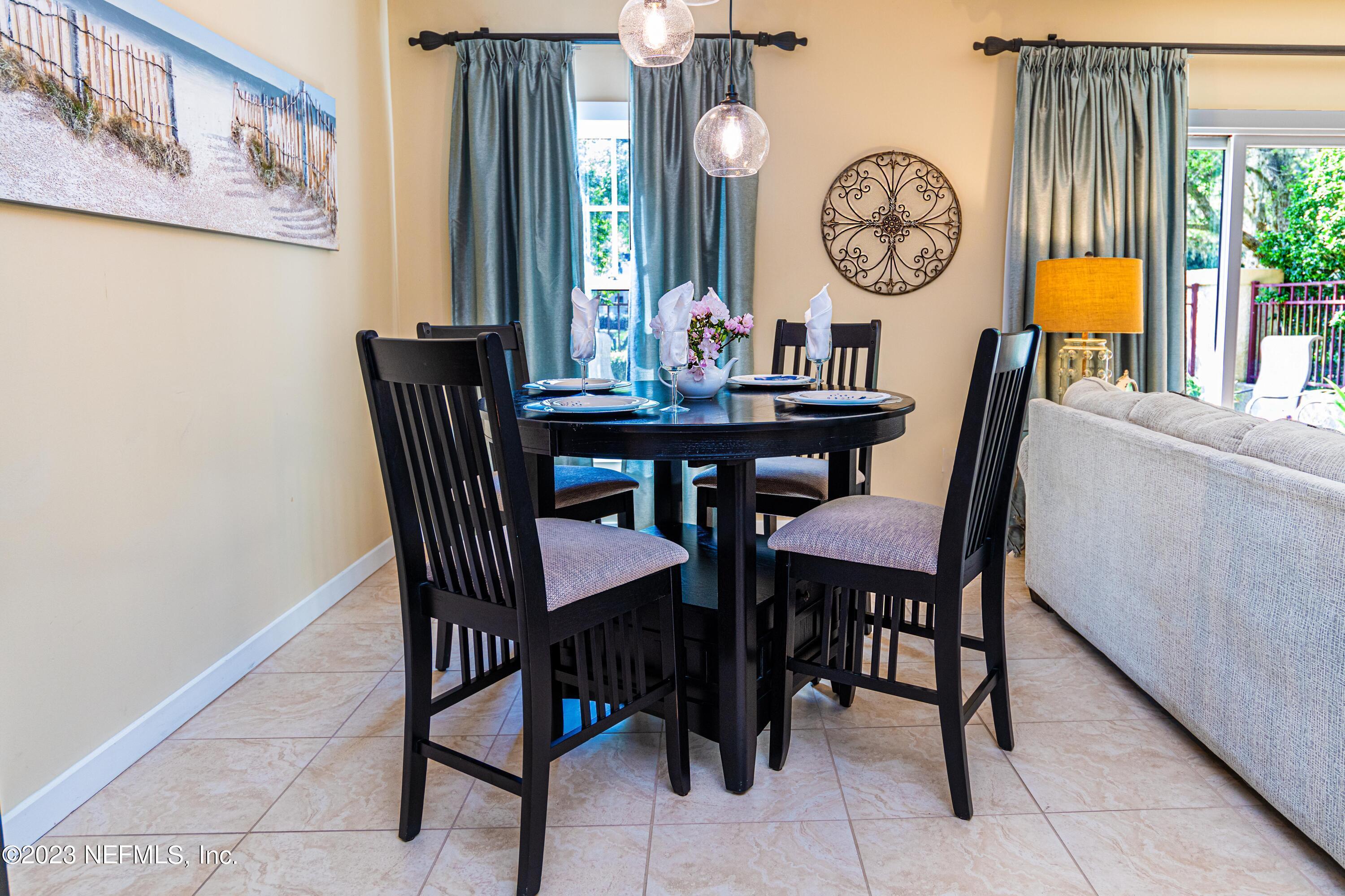 955 REGISTRY Boulevard 113