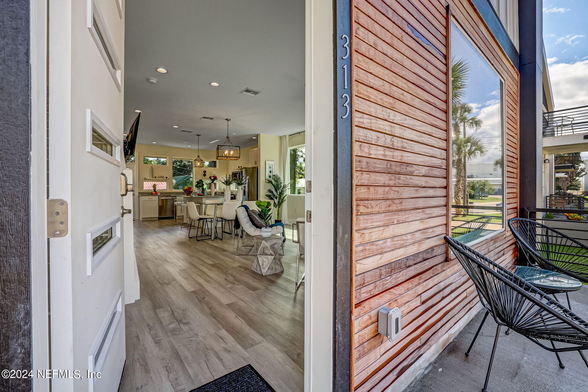 313 RIBERIA Street