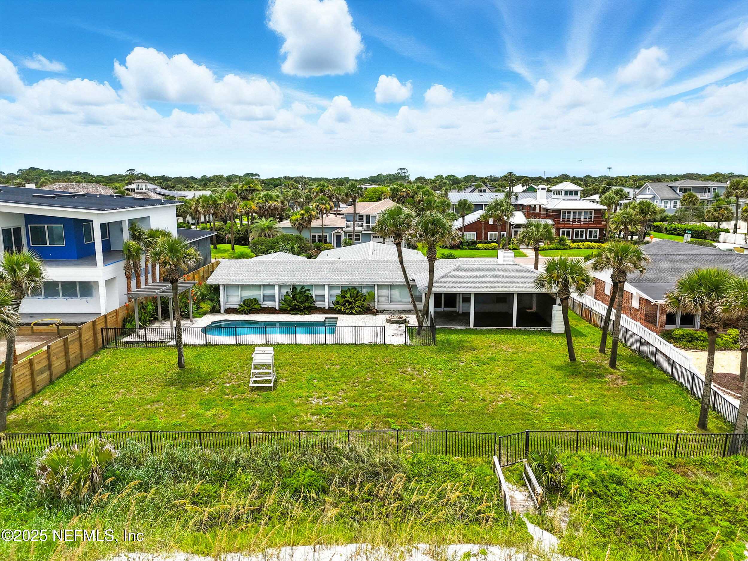851 BEACH Avenue