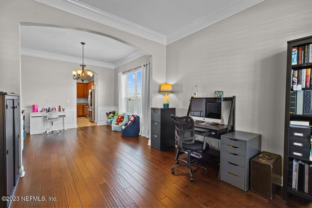 Photo 20 of 60 of 105 CASTLEGATE Lane house
