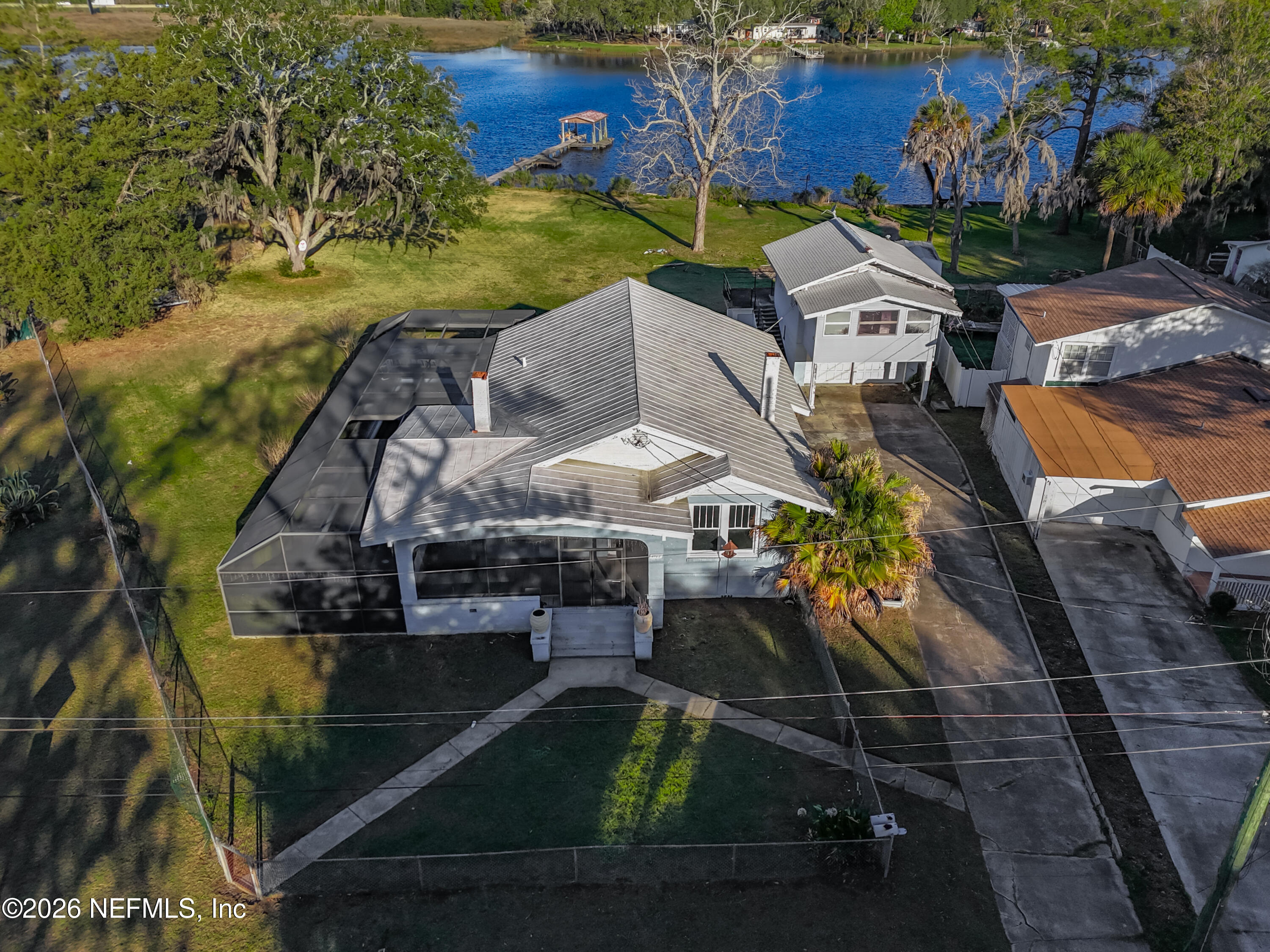 7702 N NORTH SHORE Drive