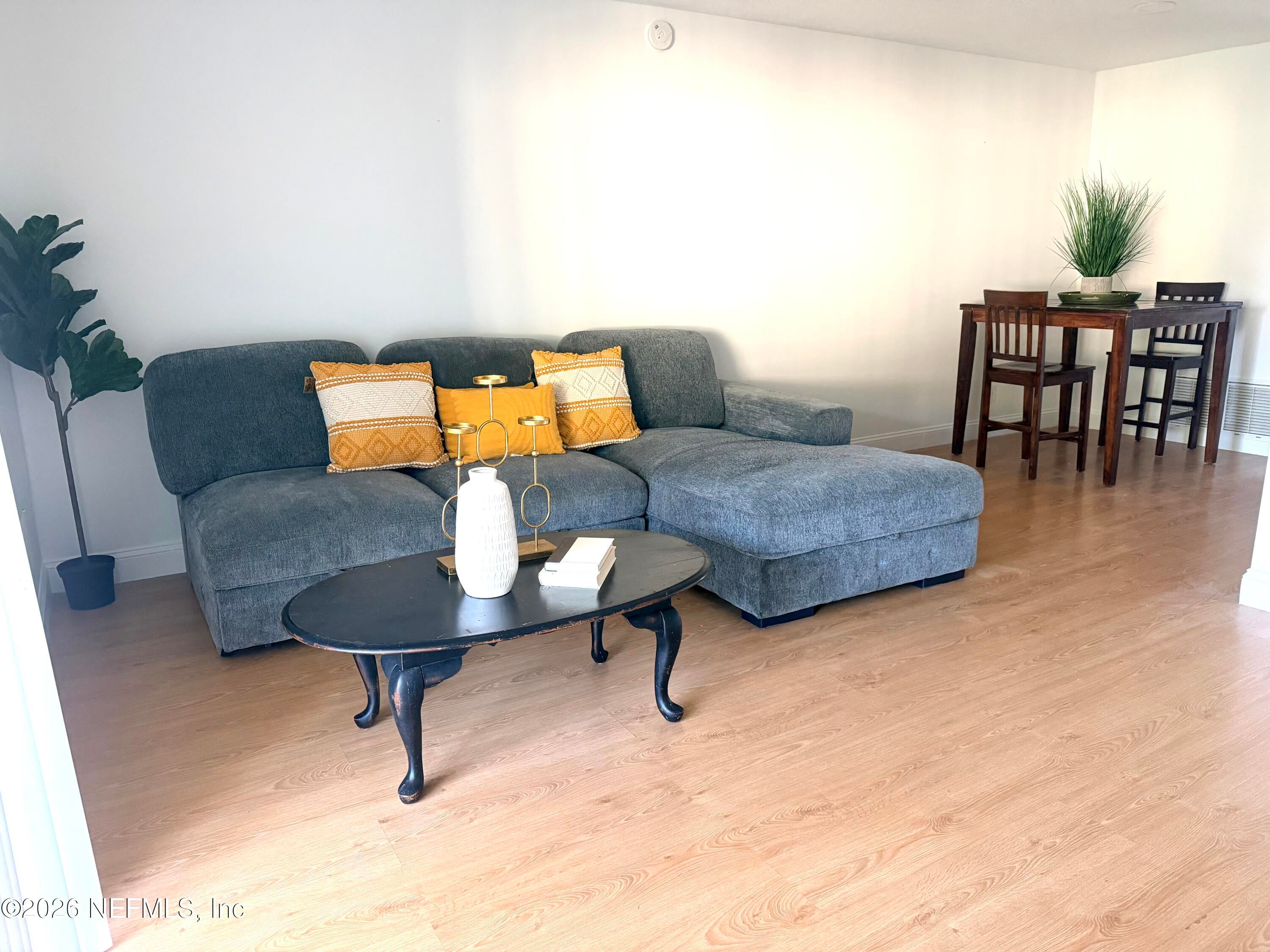 1200 BRETTA Street 25