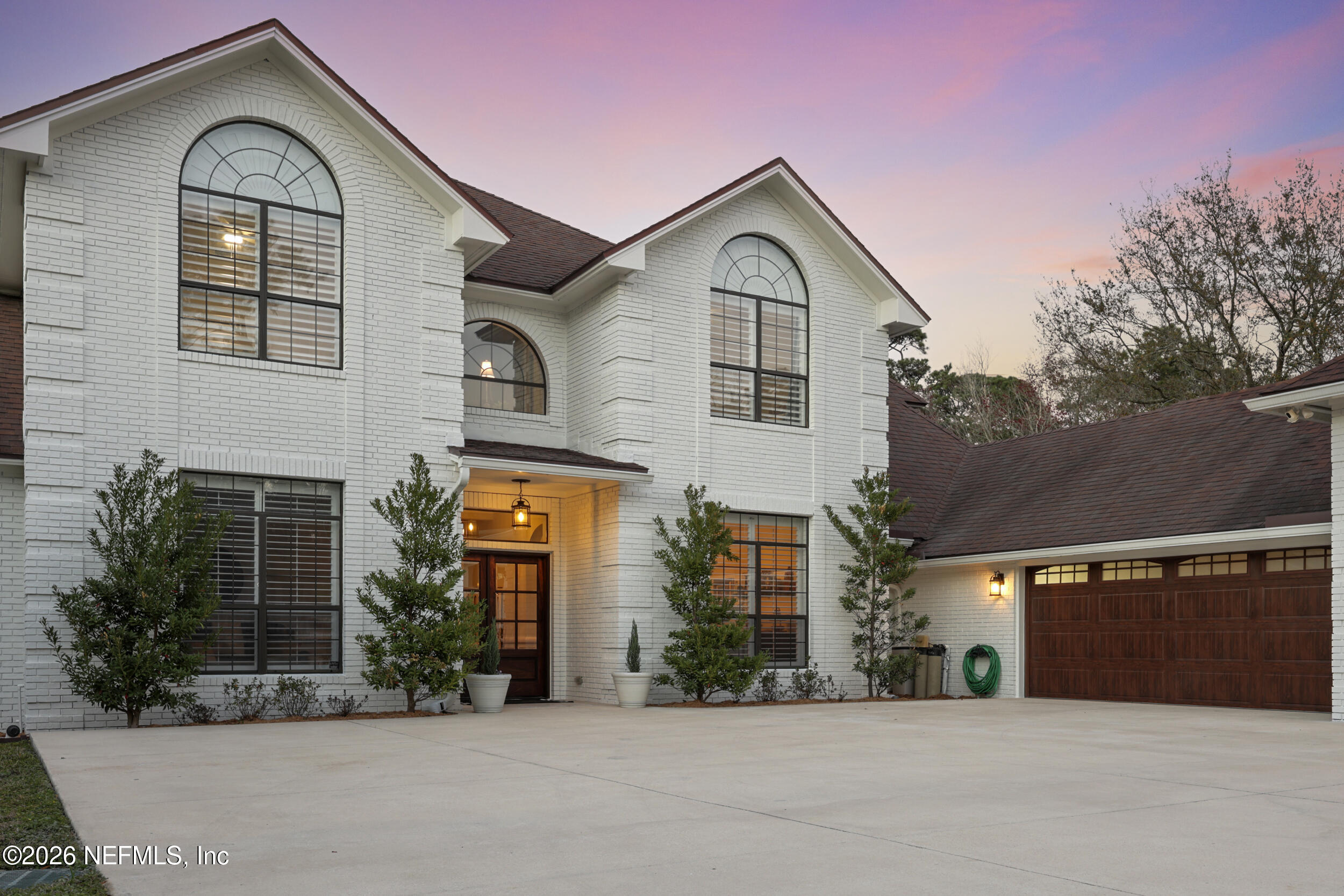 6285 WHISPERING OAKS Drive N