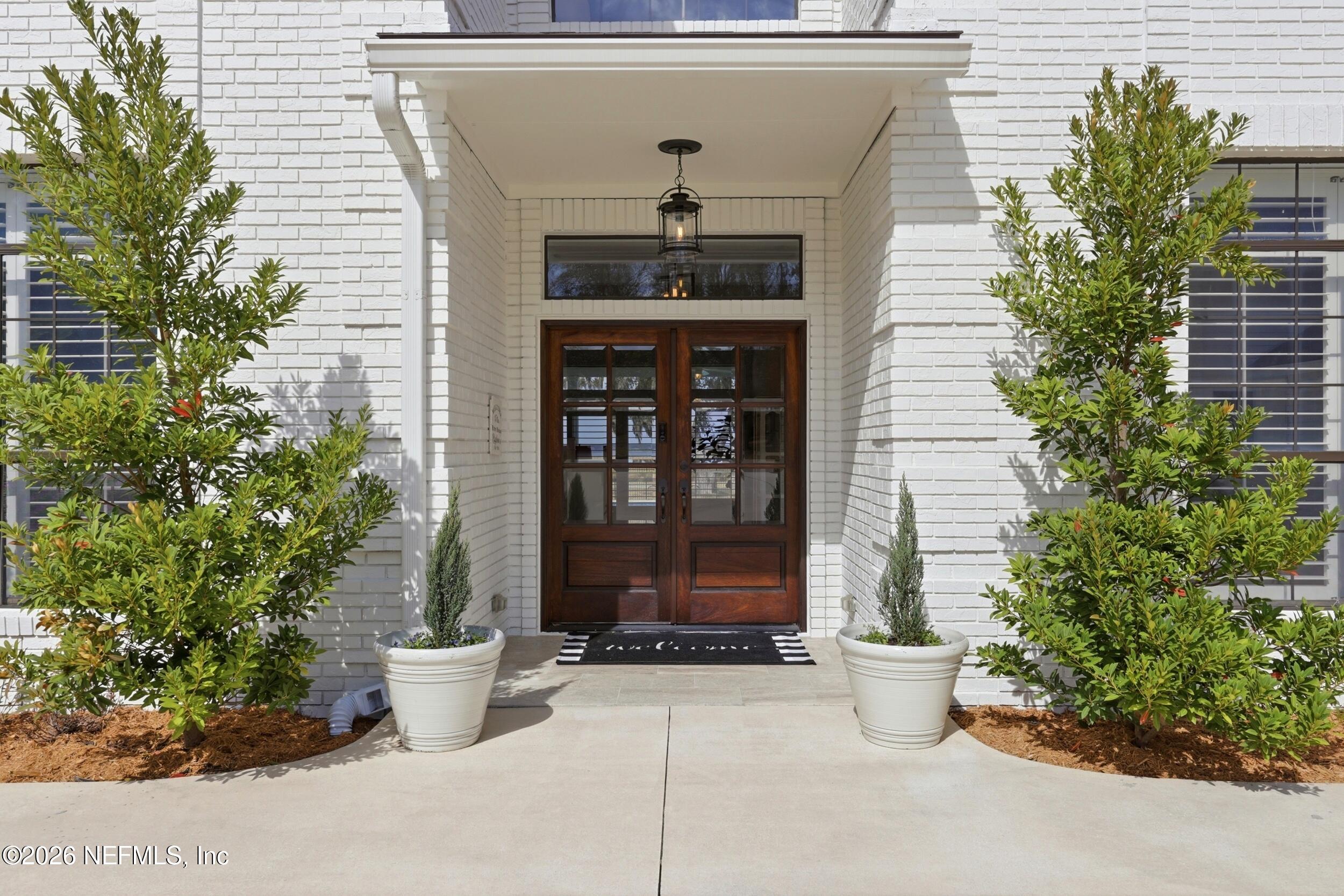 6285 WHISPERING OAKS Drive N