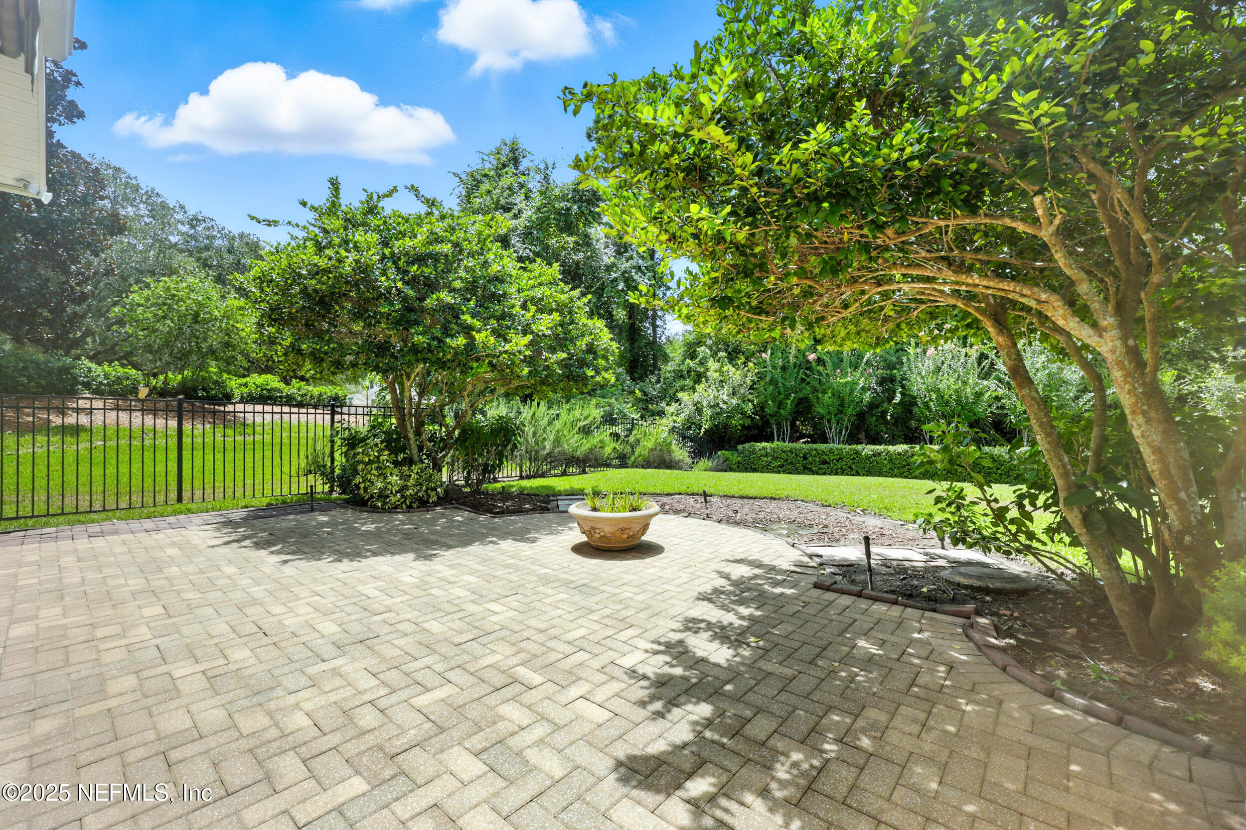9212 SUGARLAND Drive