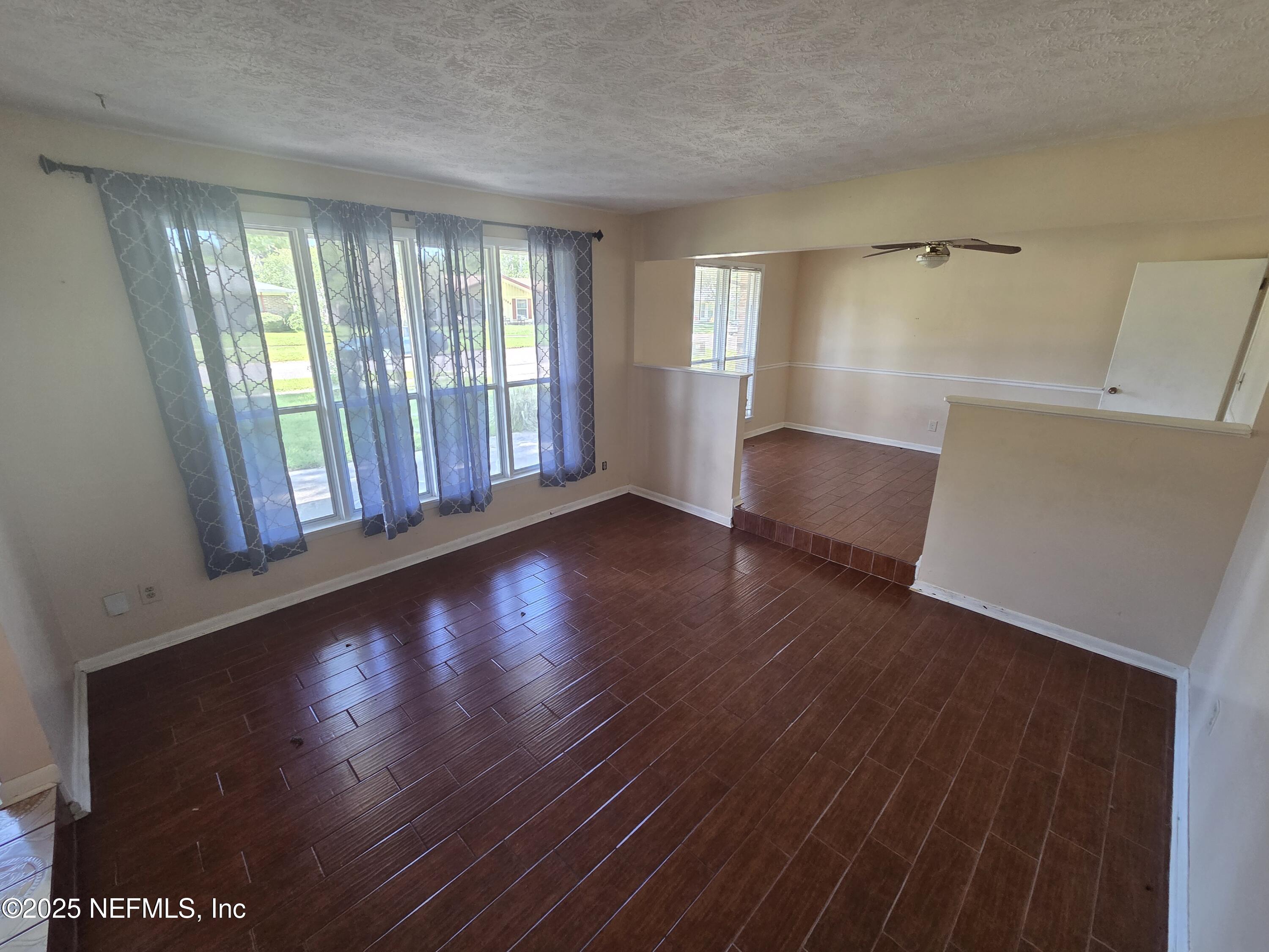 1727 POPLAR Drive