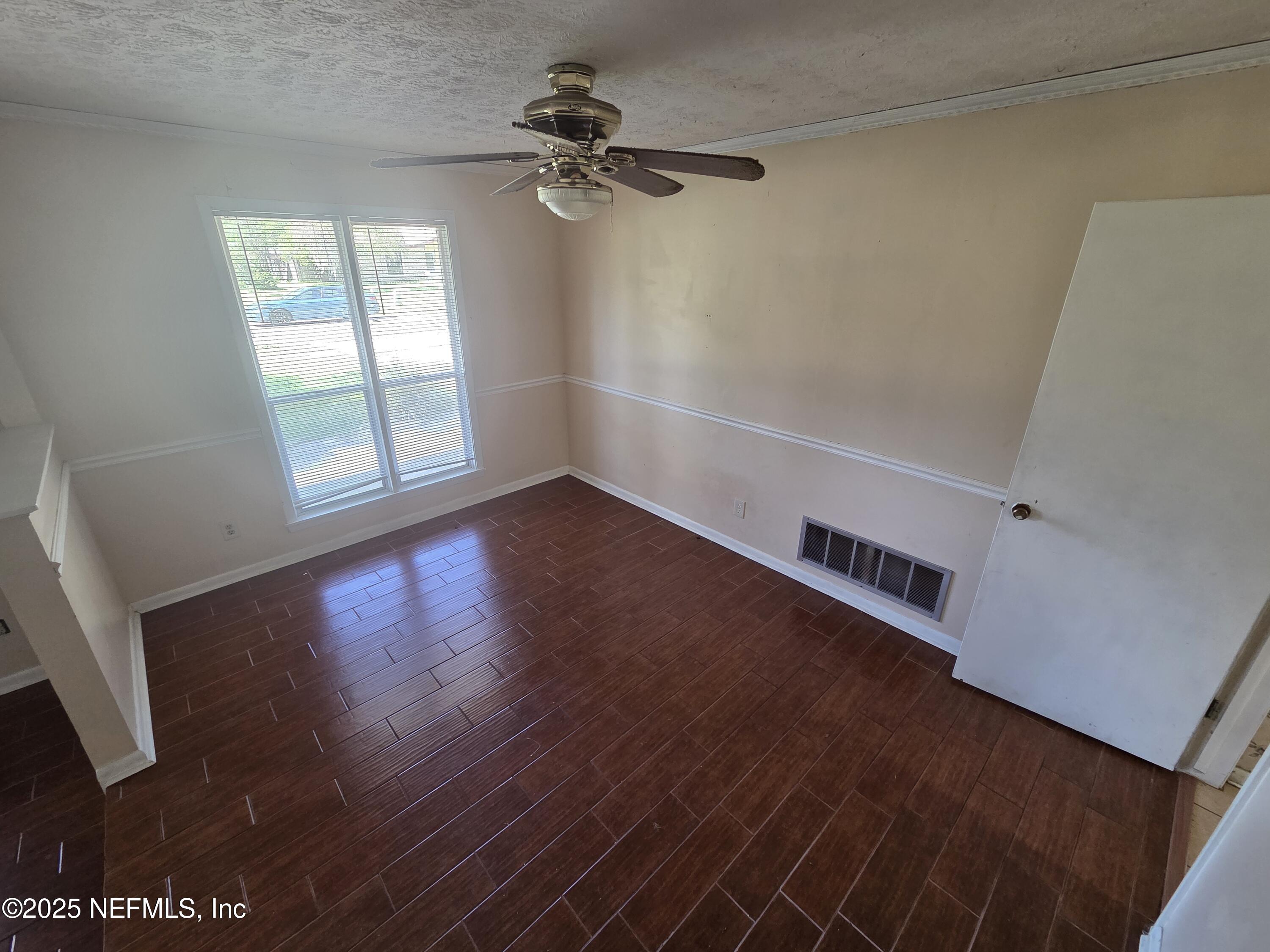 1727 POPLAR Drive