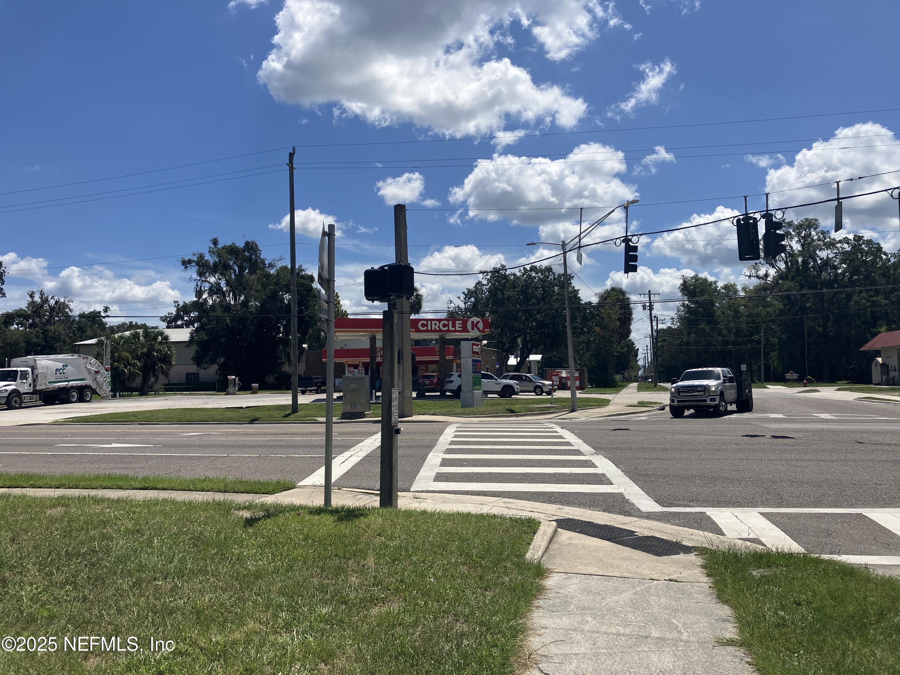 206 S OAKRIDGE Avenue