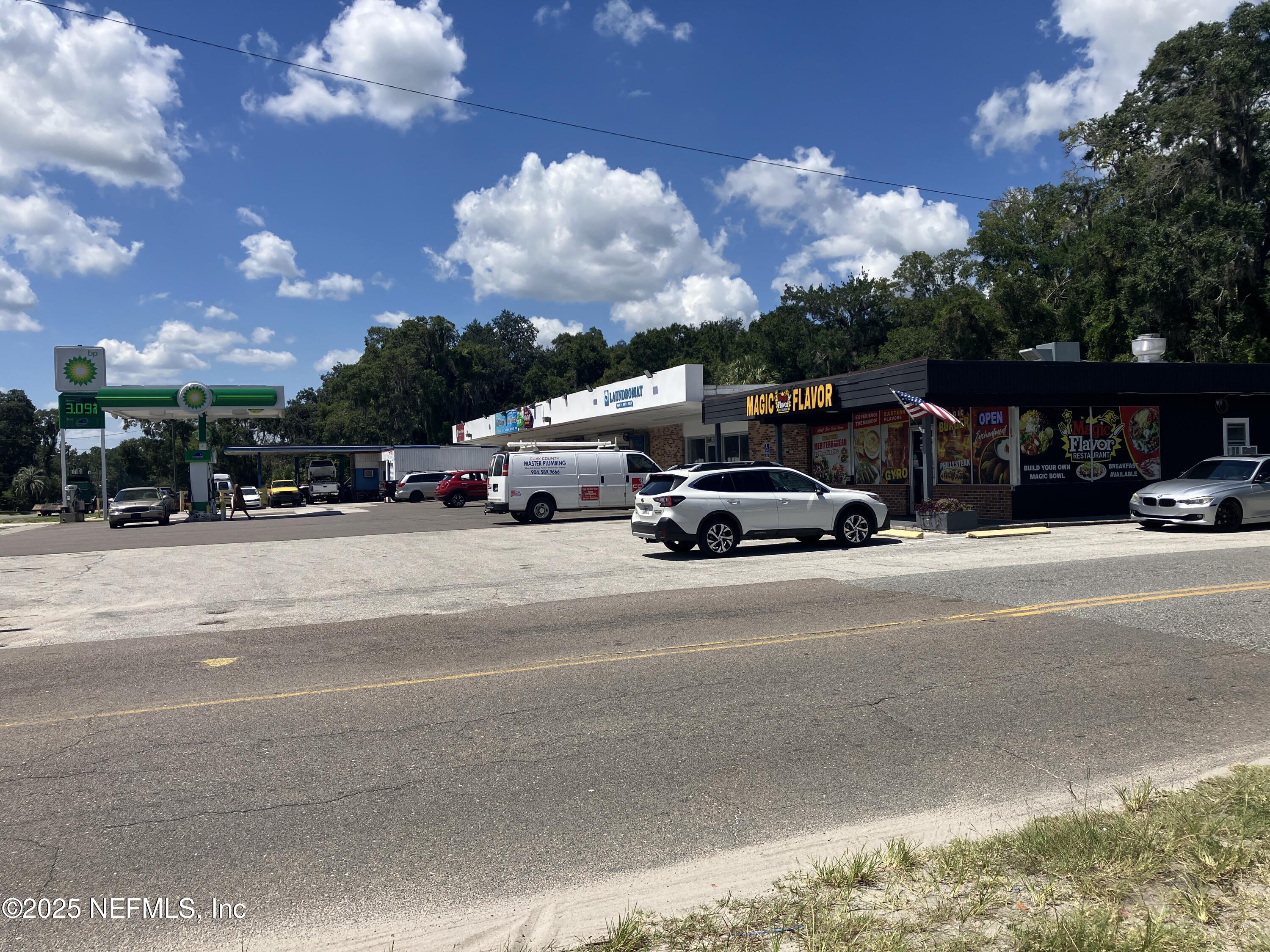 206 S OAKRIDGE Avenue