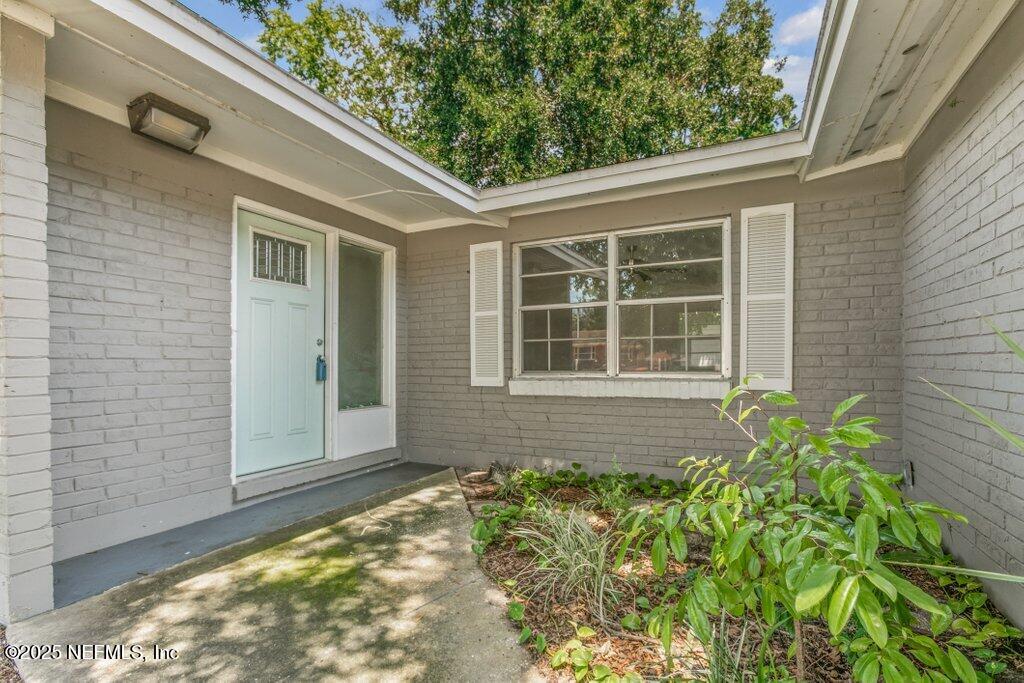 489 CLERMONT Avenue S