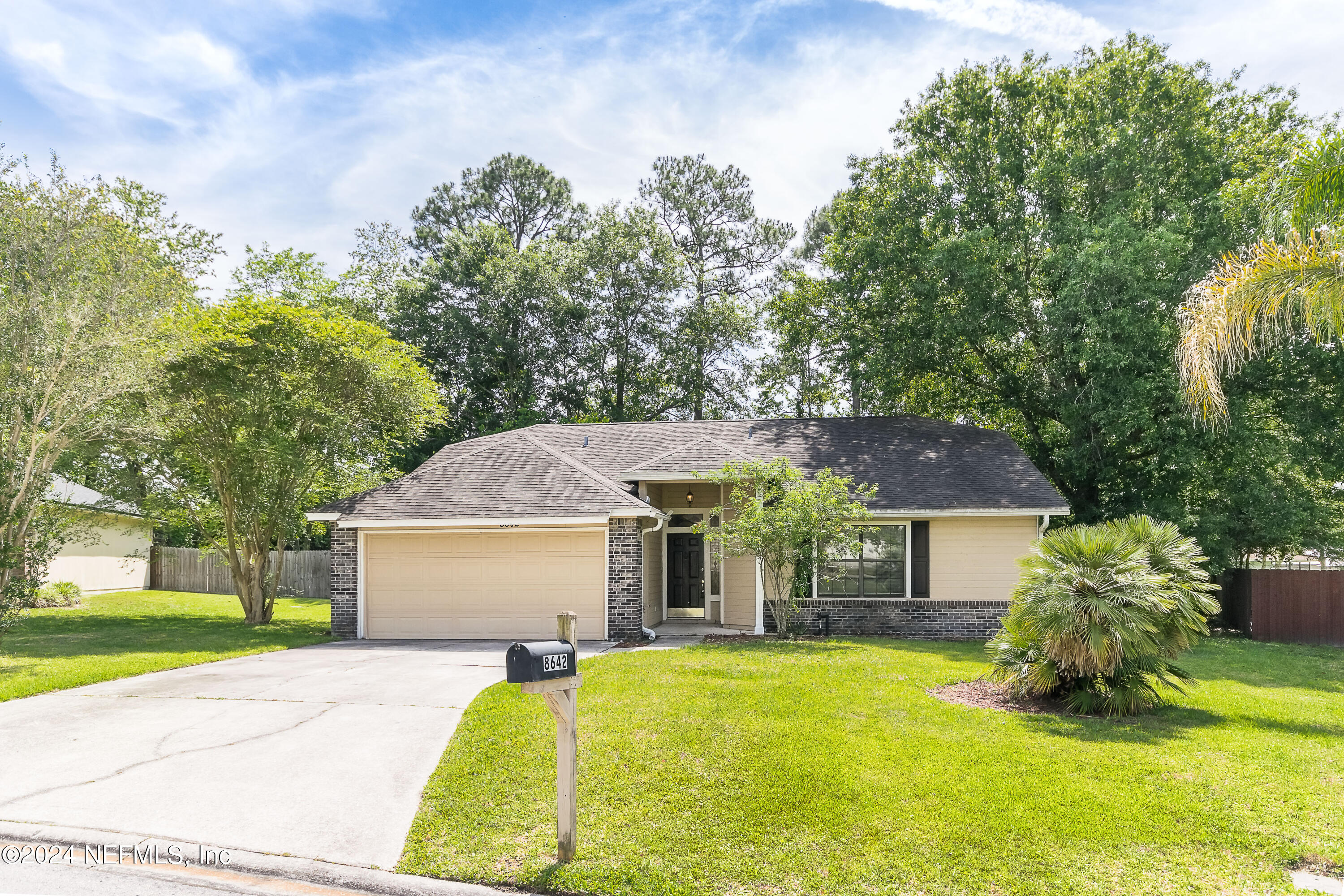 Jacksonville, FL home for sale located at 8642 Hammond Forest Drive, Jacksonville, FL 32221