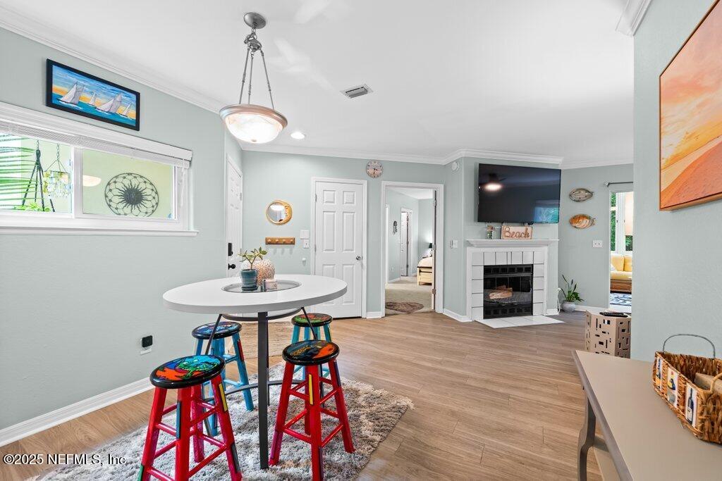 1800 THE GREENS Way 507