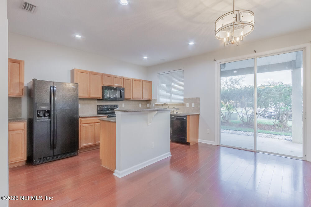 2307 SUNSET BULFF Drive