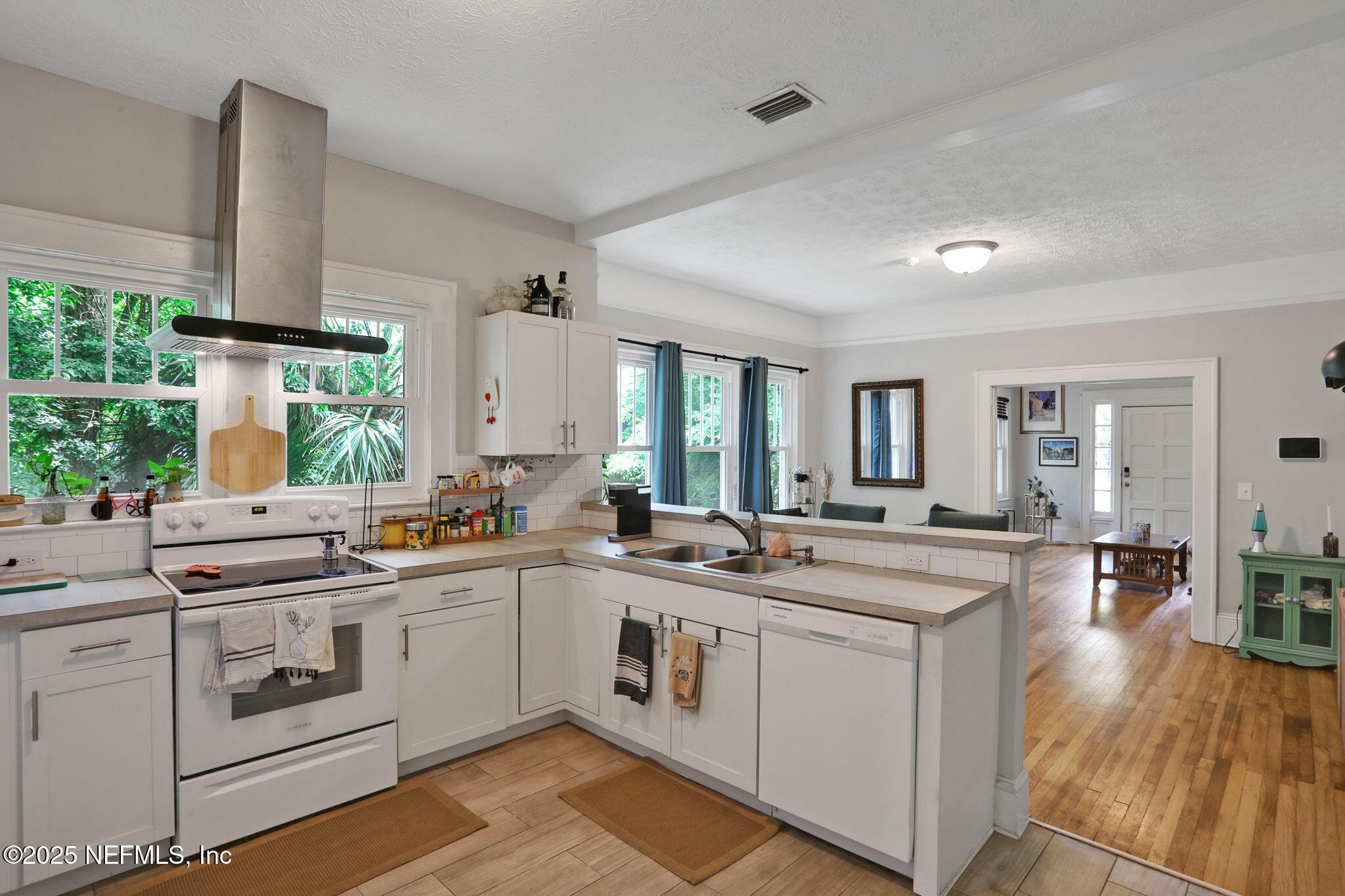 333 E 18TH Street