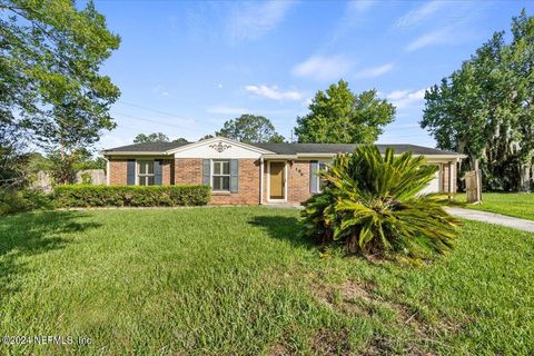 A home in Middleburg