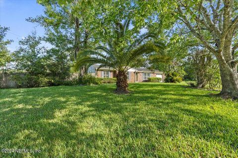 A home in Middleburg