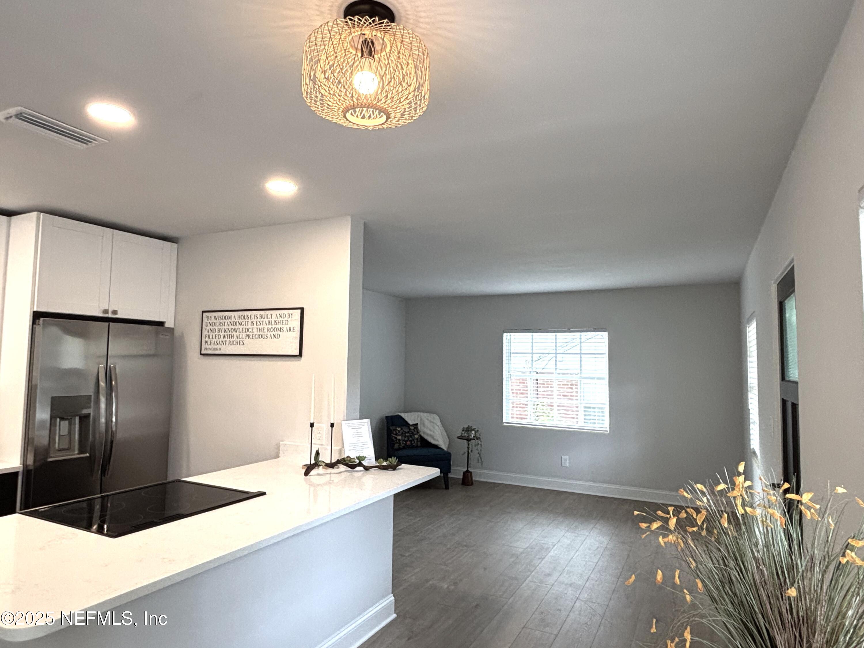 5128 SUNDERLAND Road