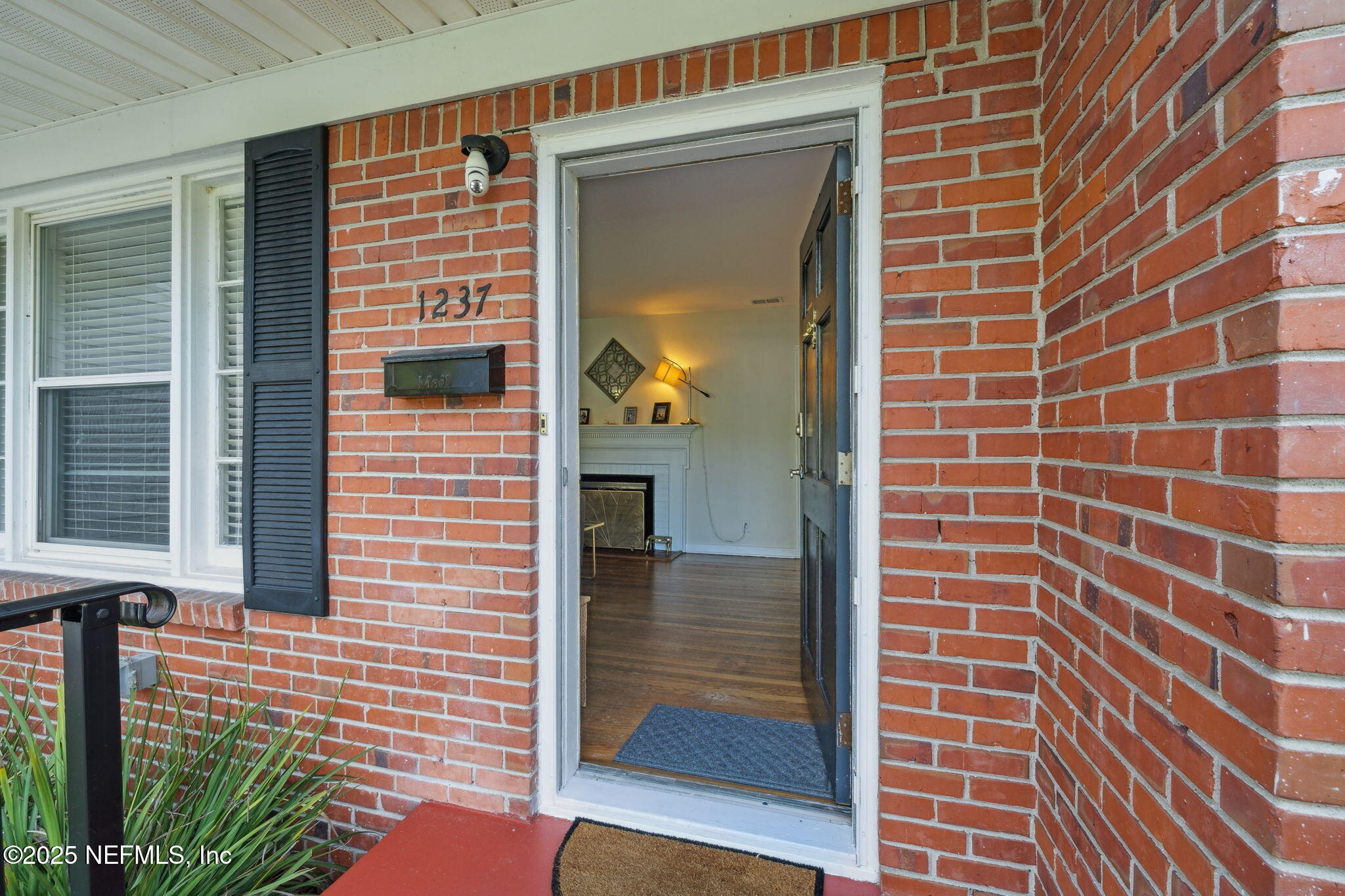 1237 MURRAY Drive