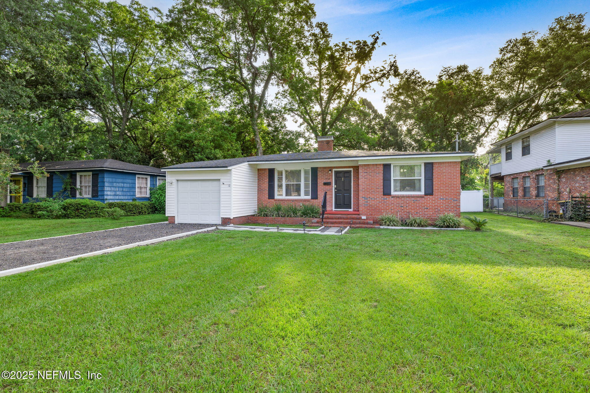 1237 MURRAY Drive