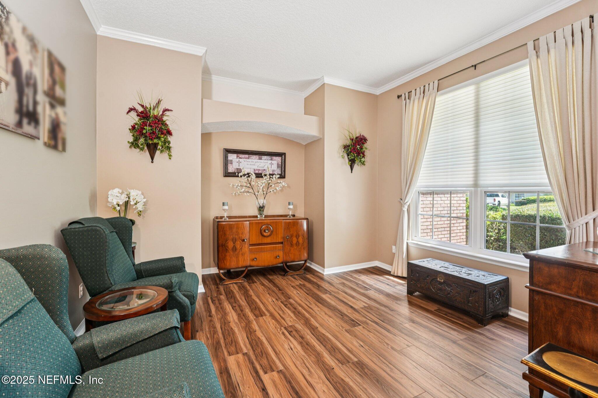 1900 FOX GLOVE Lane
