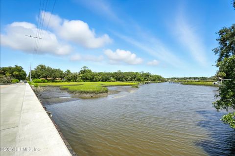 Tiny photo for 1833 KINGS Court, Jacksonville Beach, FL 32250 (MLS # 2102669)