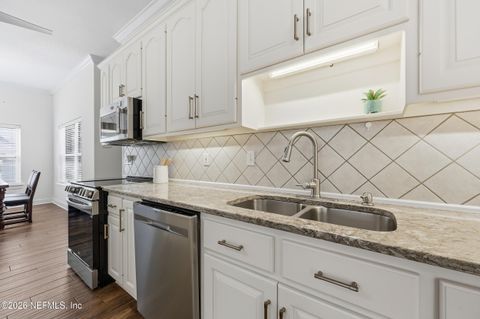 Tiny photo for 1833 KINGS Court, Jacksonville Beach, FL 32250 (MLS # 2102669)