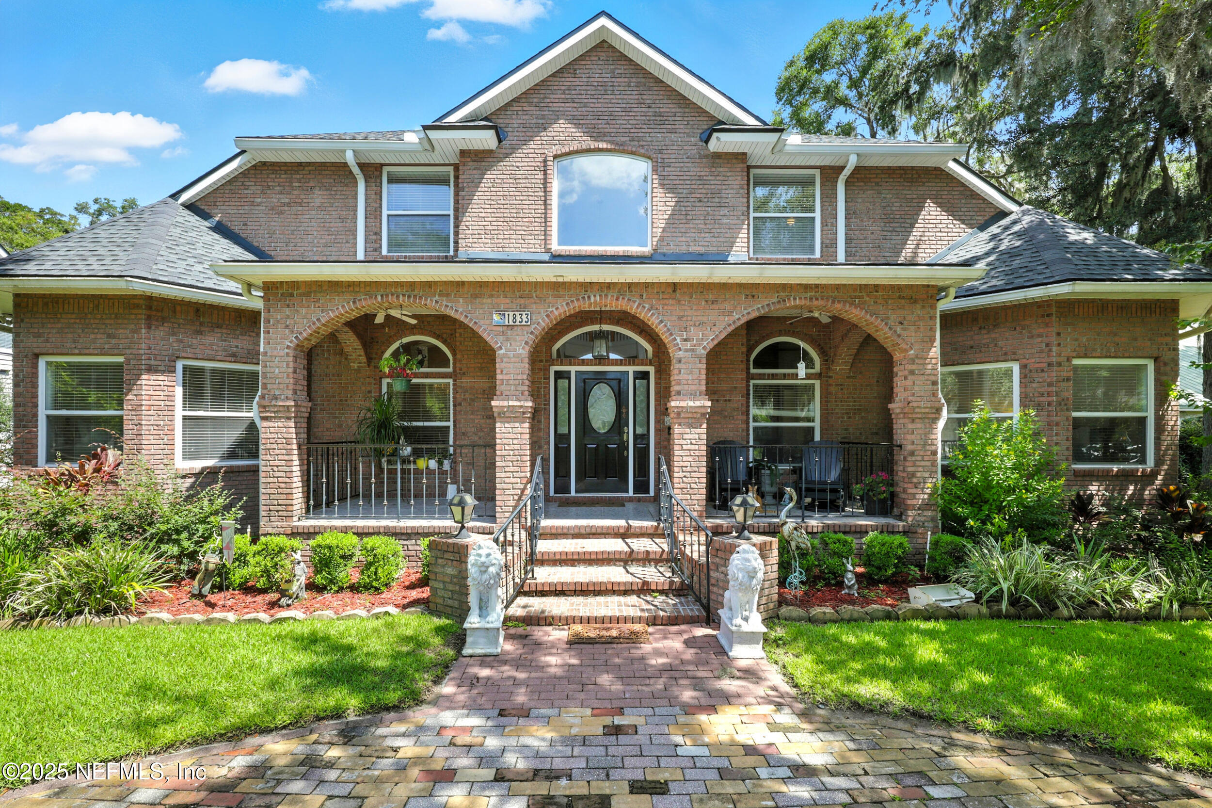 1833 KINGS Court