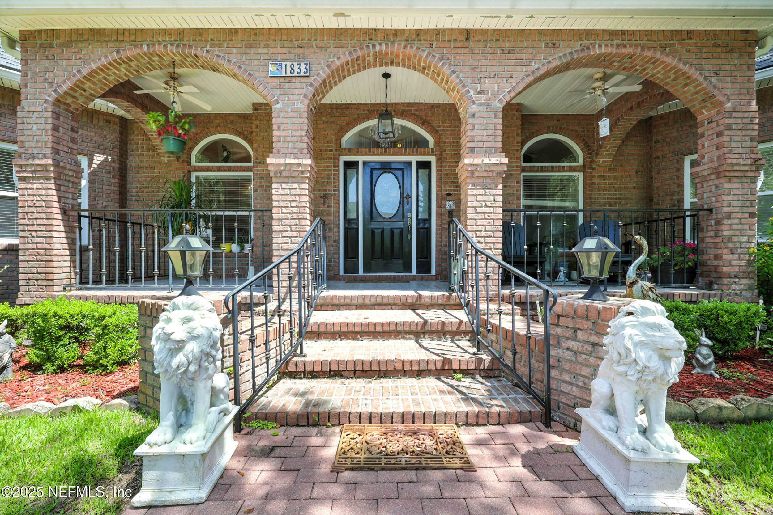 1833 KINGS Court