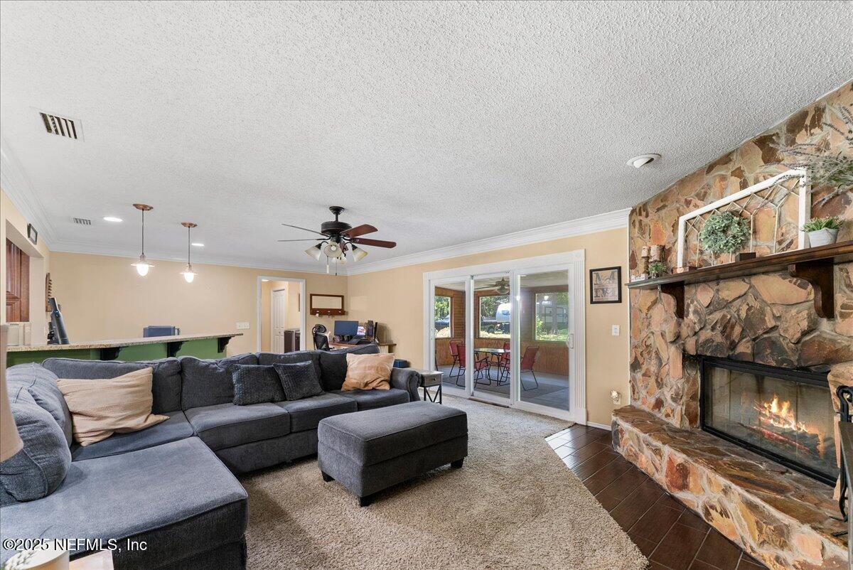 1275 SURREY GLEN