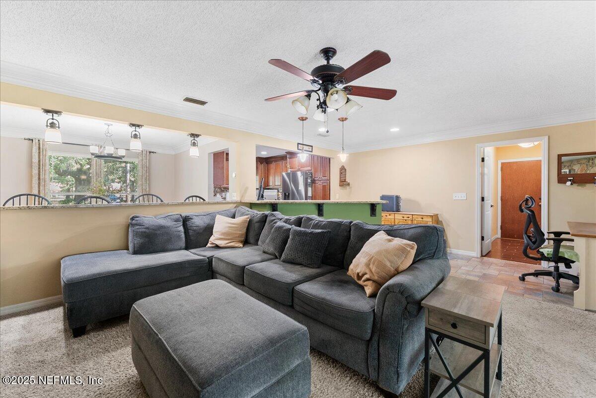1275 SURREY GLEN