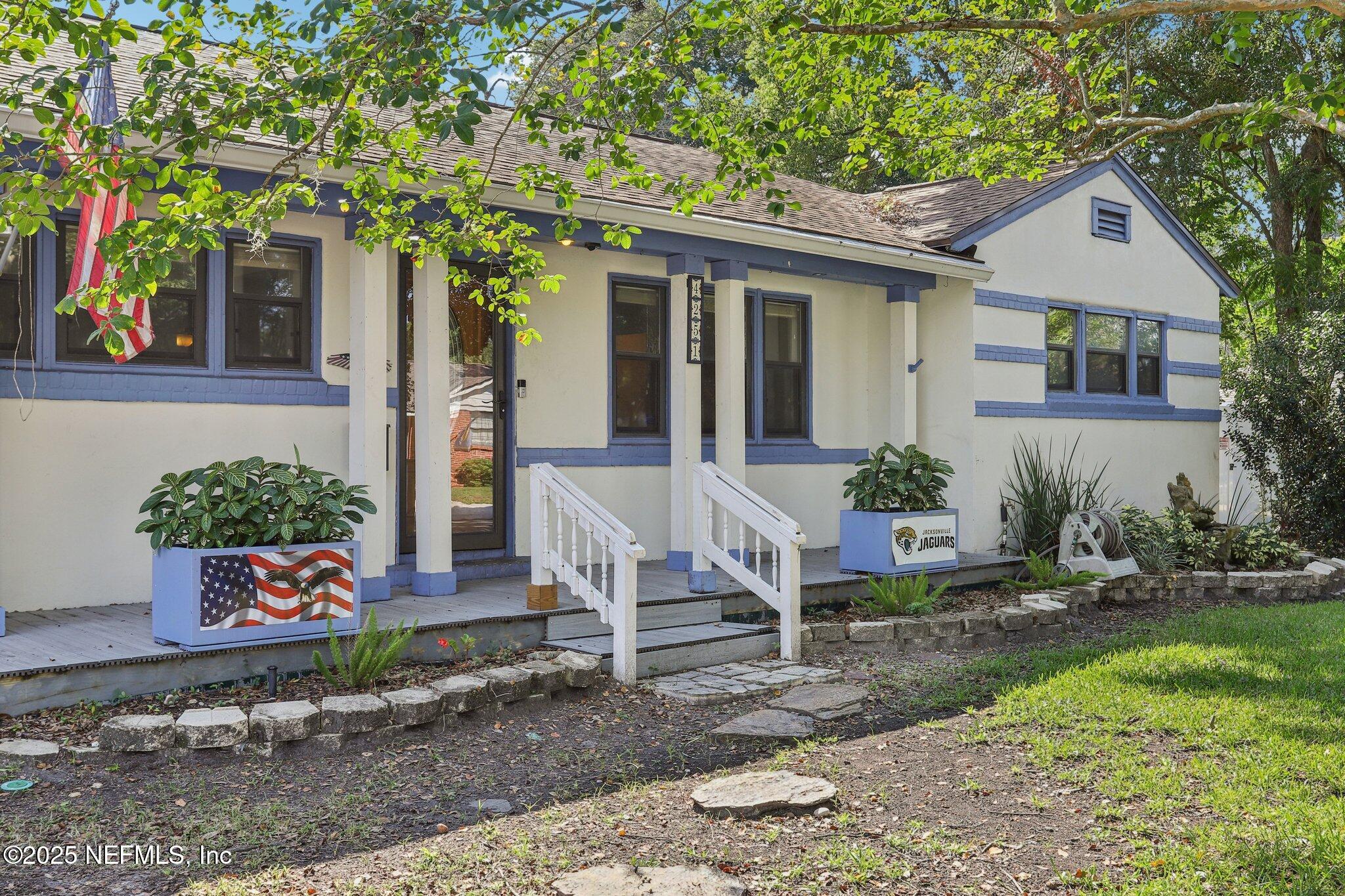 4251 PINEWOOD Avenue