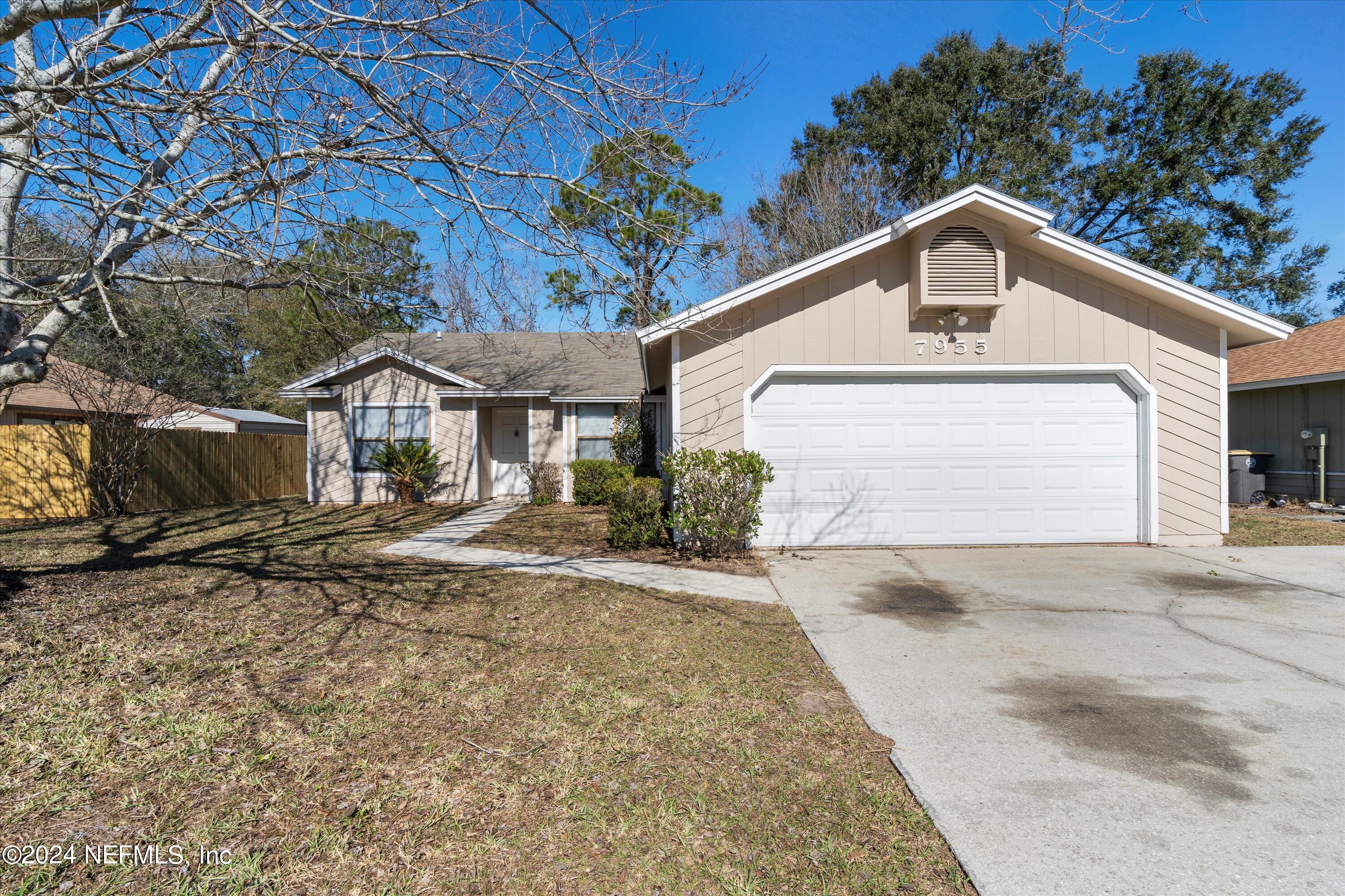 Jacksonville, FL home for sale located at 7955 Diamond Leaf Drive, Jacksonville, FL 32244