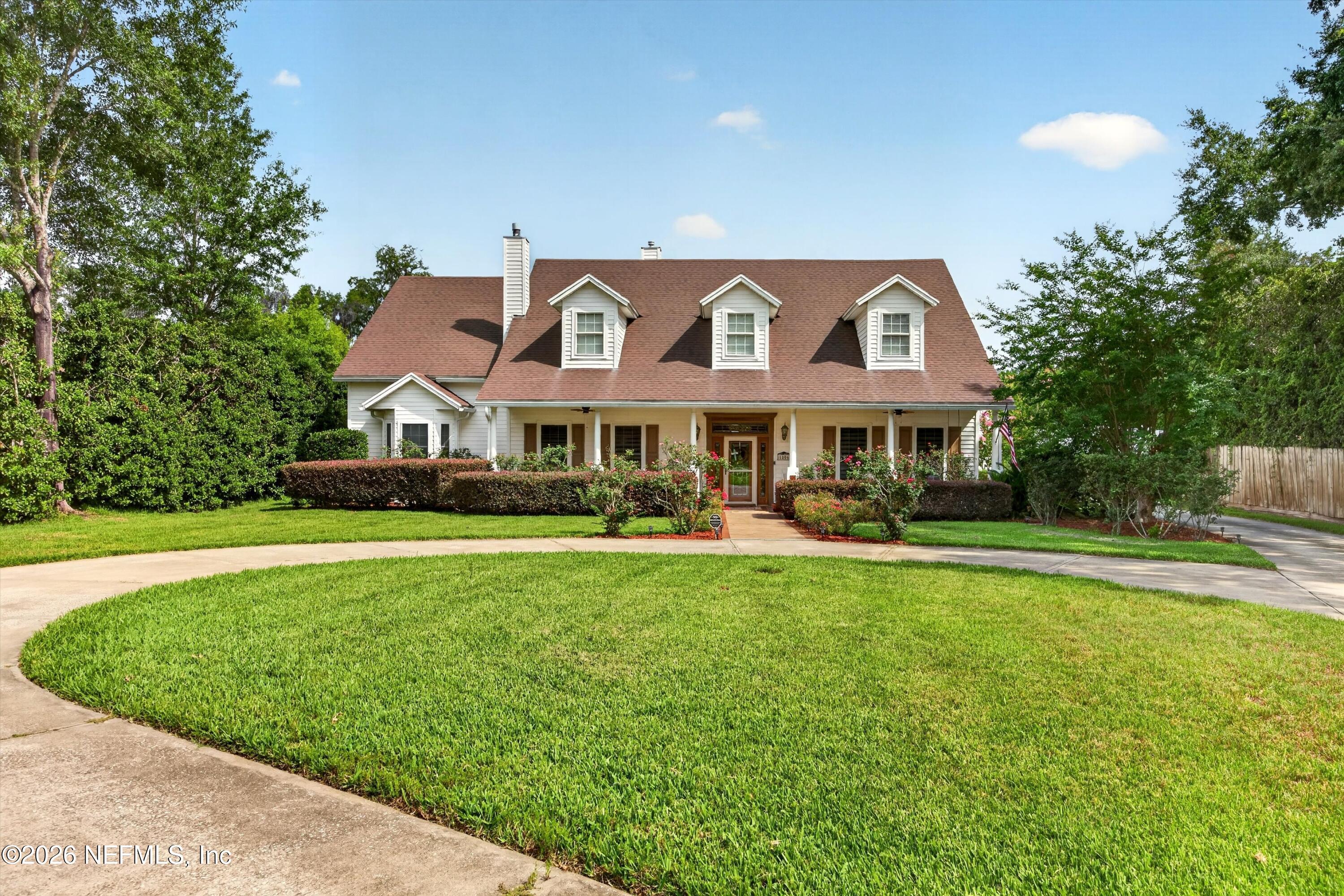 1806 LAKEDGE Drive