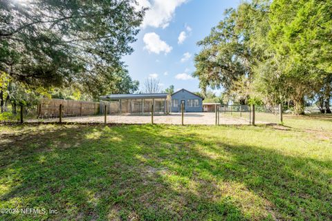 A home in Interlachen