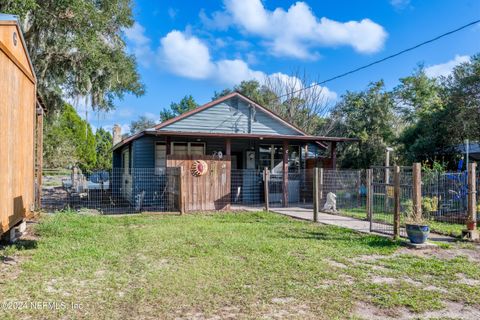 A home in Interlachen