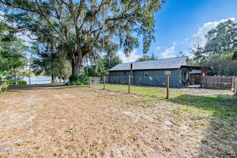 A home in Interlachen