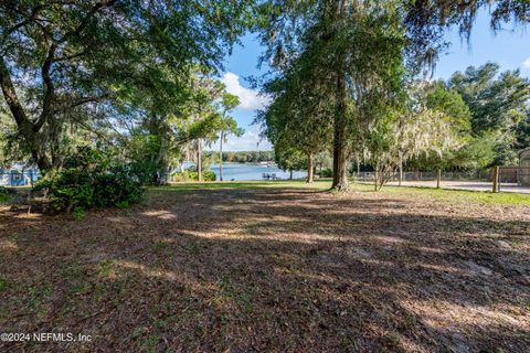 A home in Interlachen