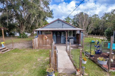 A home in Interlachen