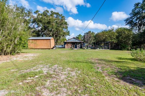 A home in Interlachen