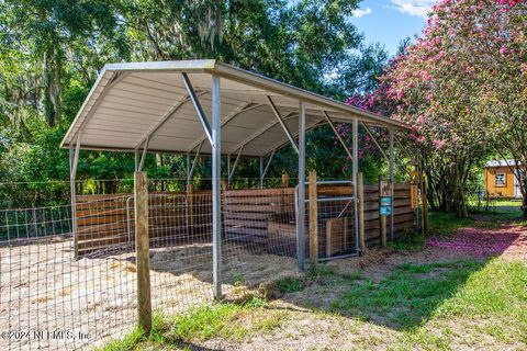 A home in Interlachen