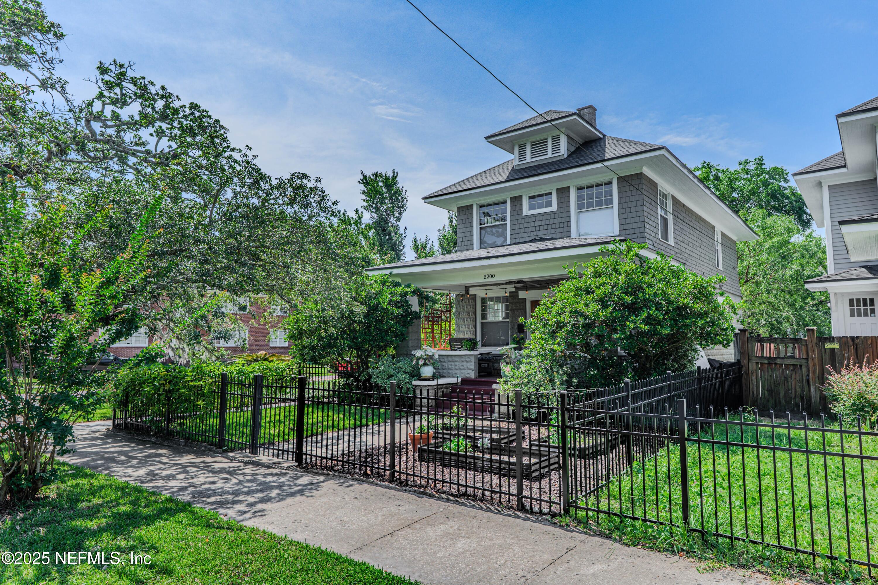 2200 POST Street