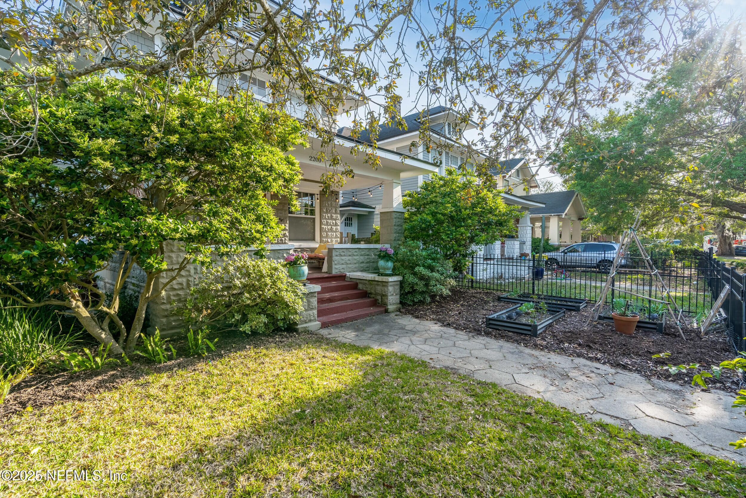 2200 POST Street