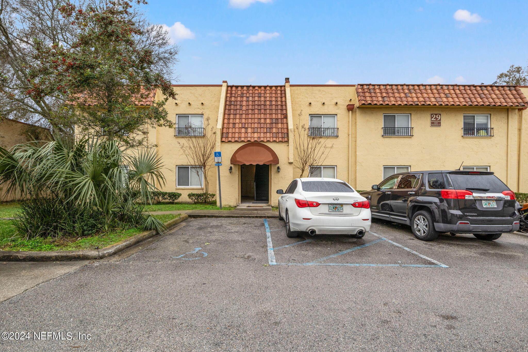 Jacksonville, FL home for sale located at 6528 Valerosa Court Unit 4, Jacksonville, FL 32217