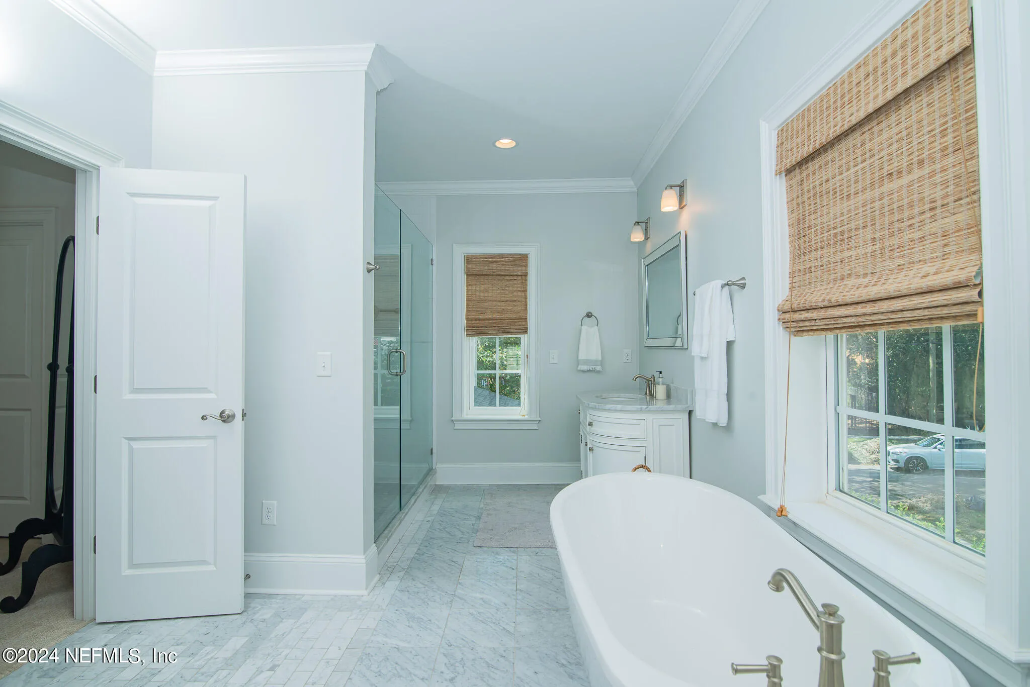 Jacksonville, Florida 32205, United States, 4 Bedrooms Bedrooms, ,4 BathroomsBathrooms,Residential,Pending,40520