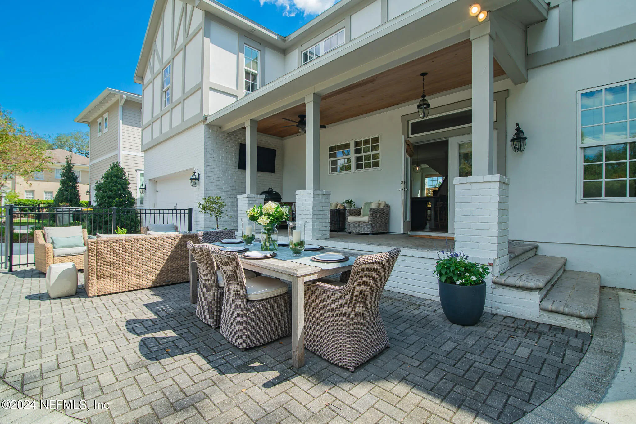 Jacksonville, Florida 32205, United States, 4 Bedrooms Bedrooms, ,4 BathroomsBathrooms,Residential,Pending,40520