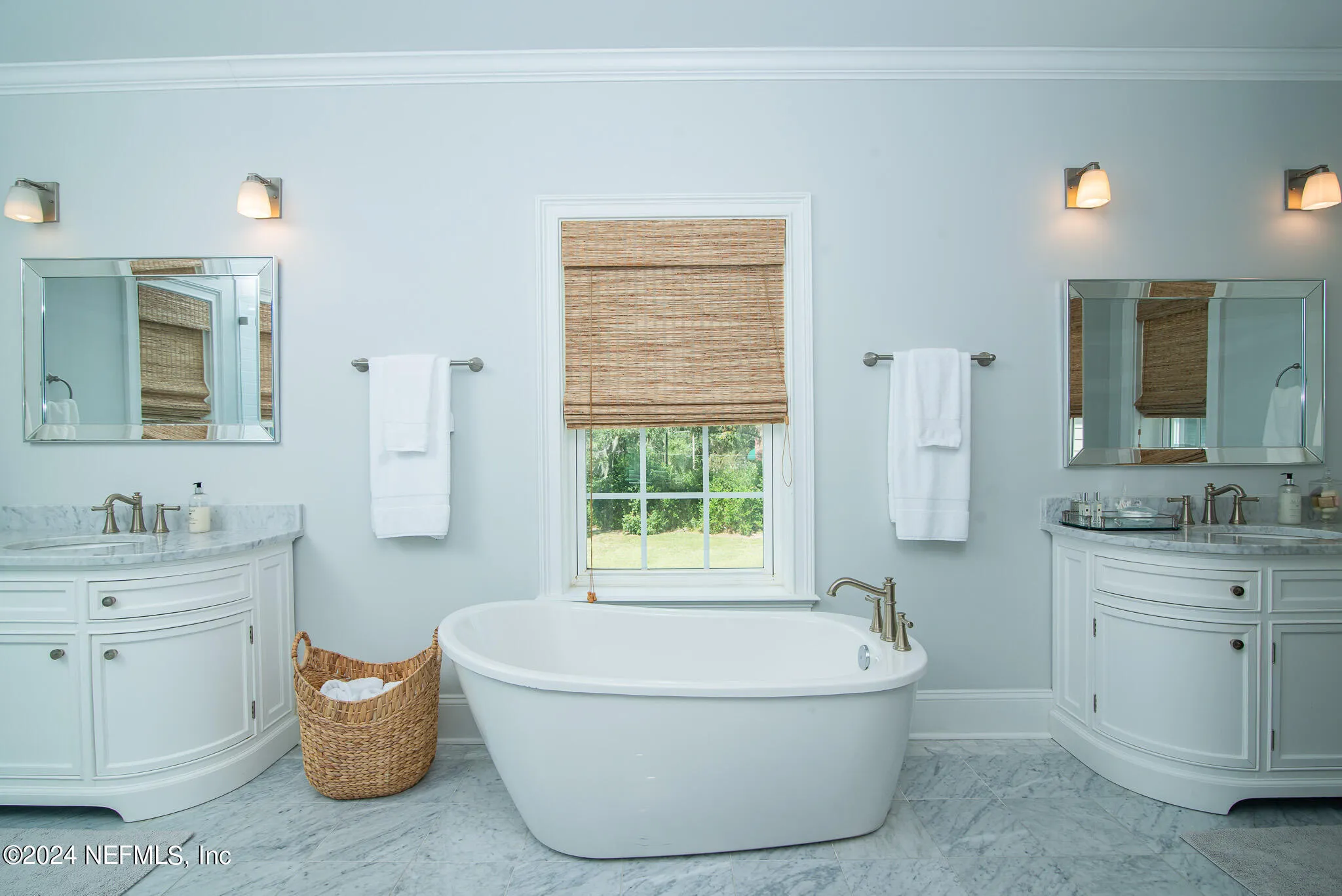 Jacksonville, Florida 32205, United States, 4 Bedrooms Bedrooms, ,4 BathroomsBathrooms,Residential,Pending,40520